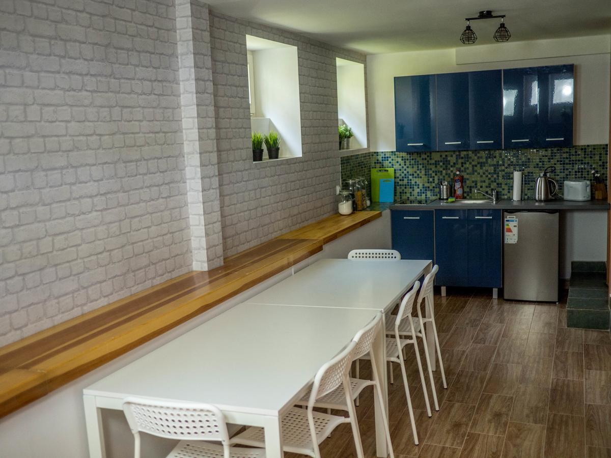 Sawa Hostel Варшава Экстерьер фото