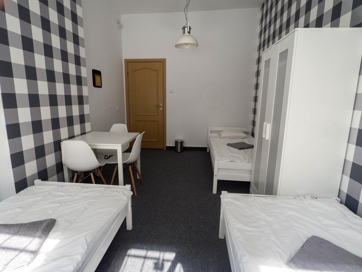 Sawa Hostel Варшава Экстерьер фото