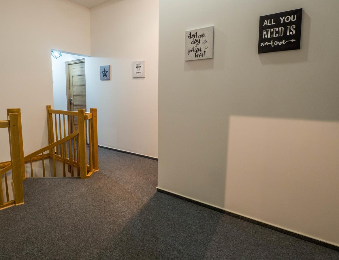 Sawa Hostel Варшава Экстерьер фото