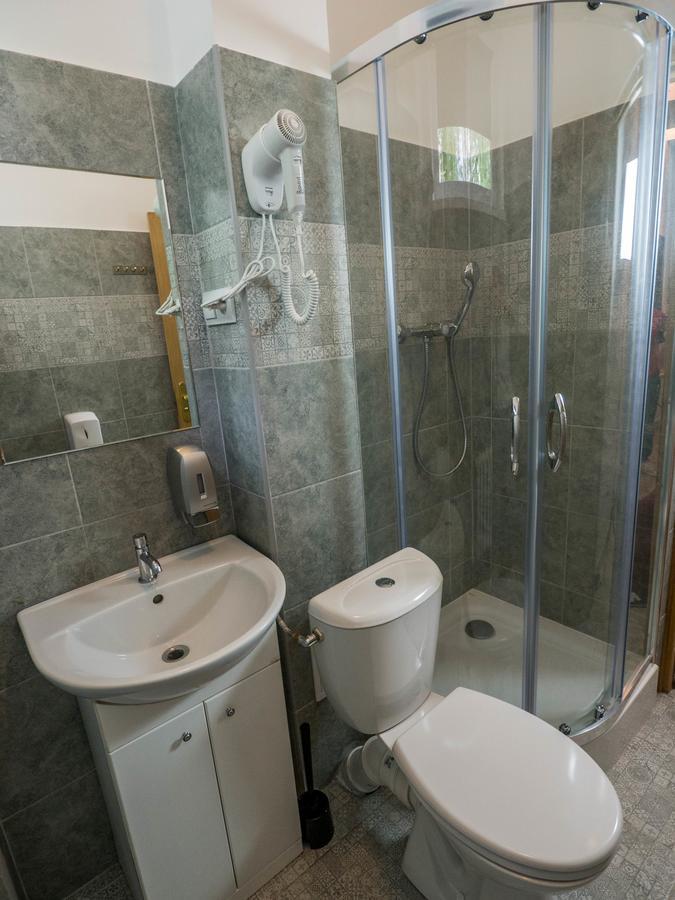 Sawa Hostel Варшава Экстерьер фото