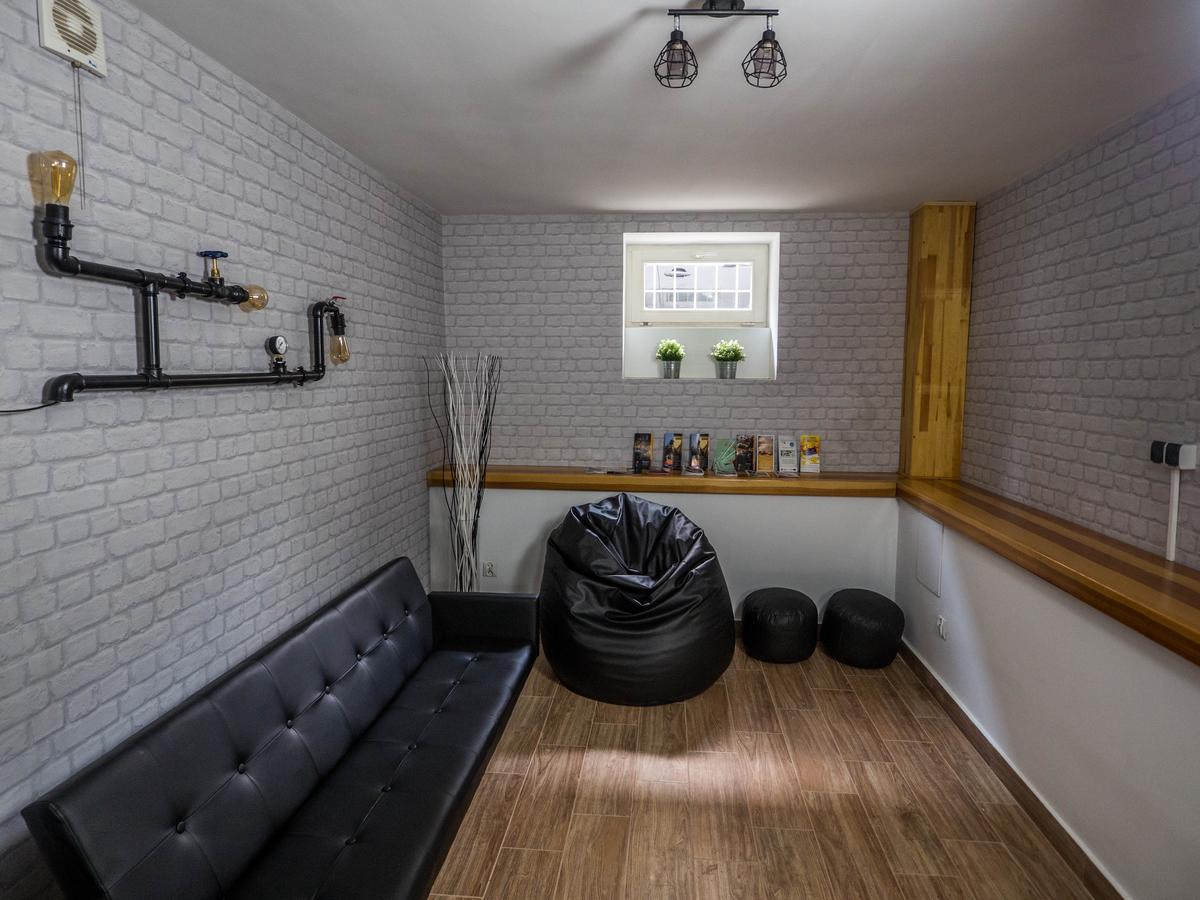 Sawa Hostel Варшава Экстерьер фото